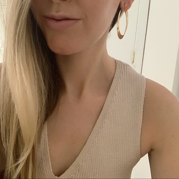 Prince Oval Hoops | 18k Gold Filled - Picture 2 of 6